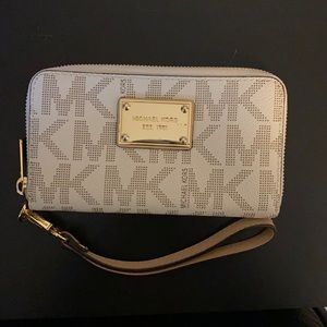 Authentic Micheal Kors wristlet